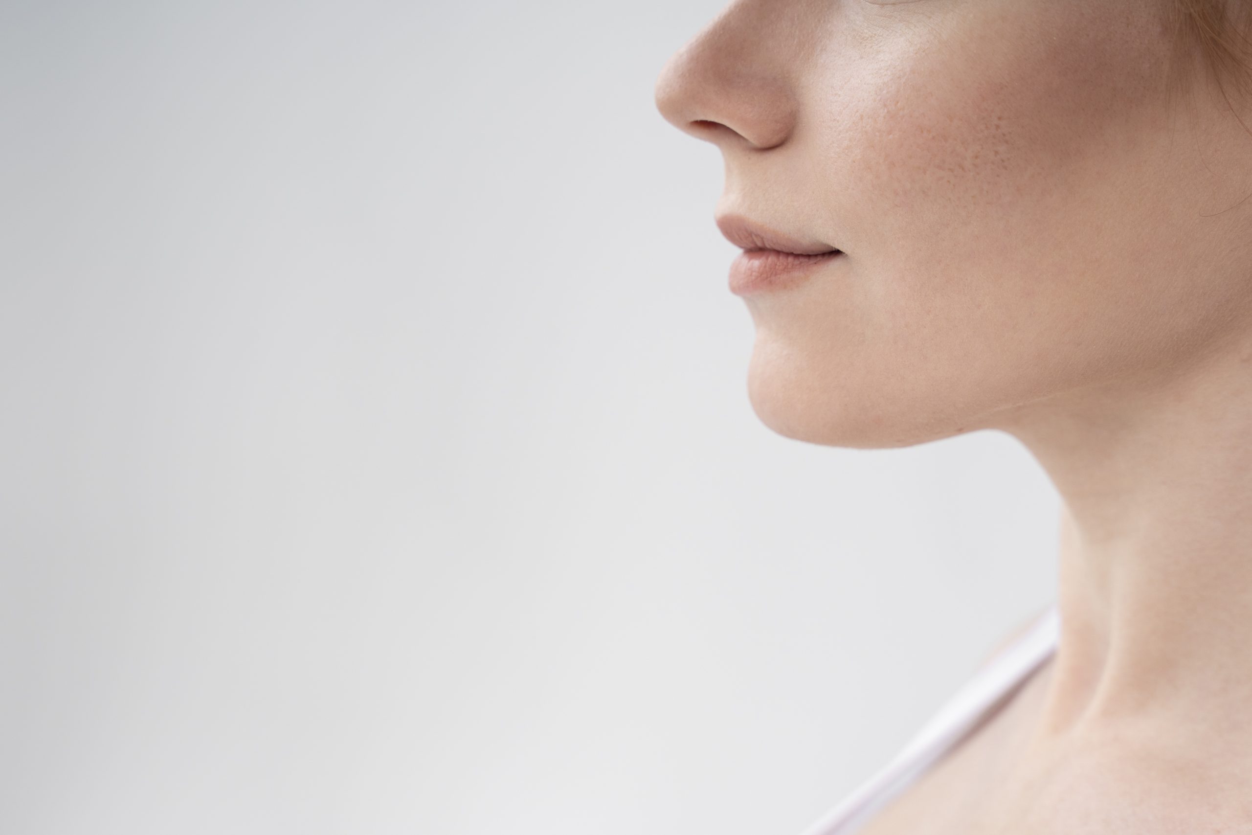 cerca de mujer adulta en lenceria scaled